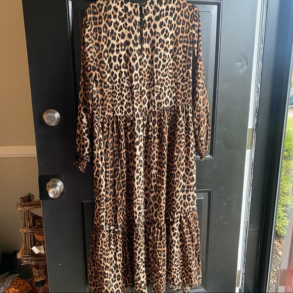 H&M/Leopard print midi dress/ prairie style/ loose fit/ small - Picture 4 of 5